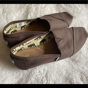 Toms Womens Classic Slip On Brown Shoes